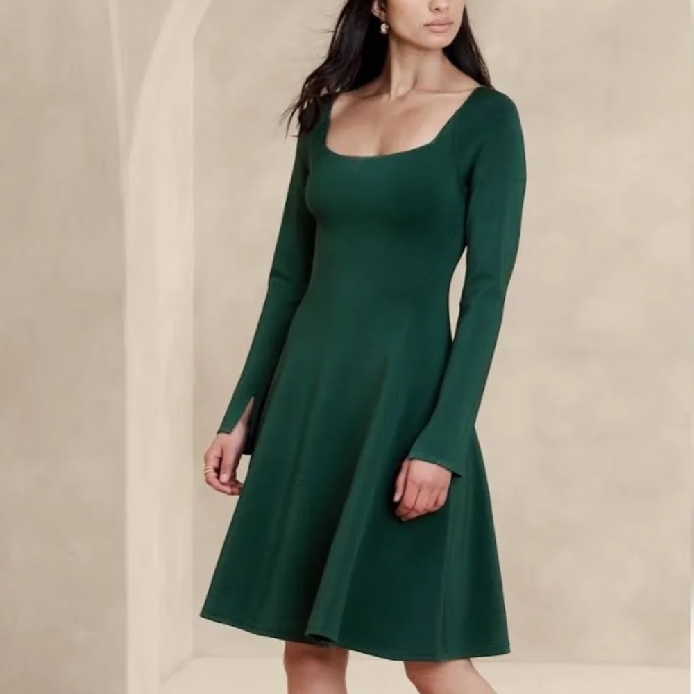 *Sale!* Banana Republic Dark Juniper Green XS Dress square neck Long-Sleeved